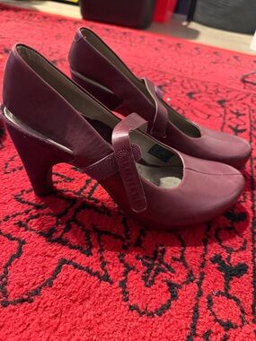 Tsubo Burgundy Mary Jane Heels